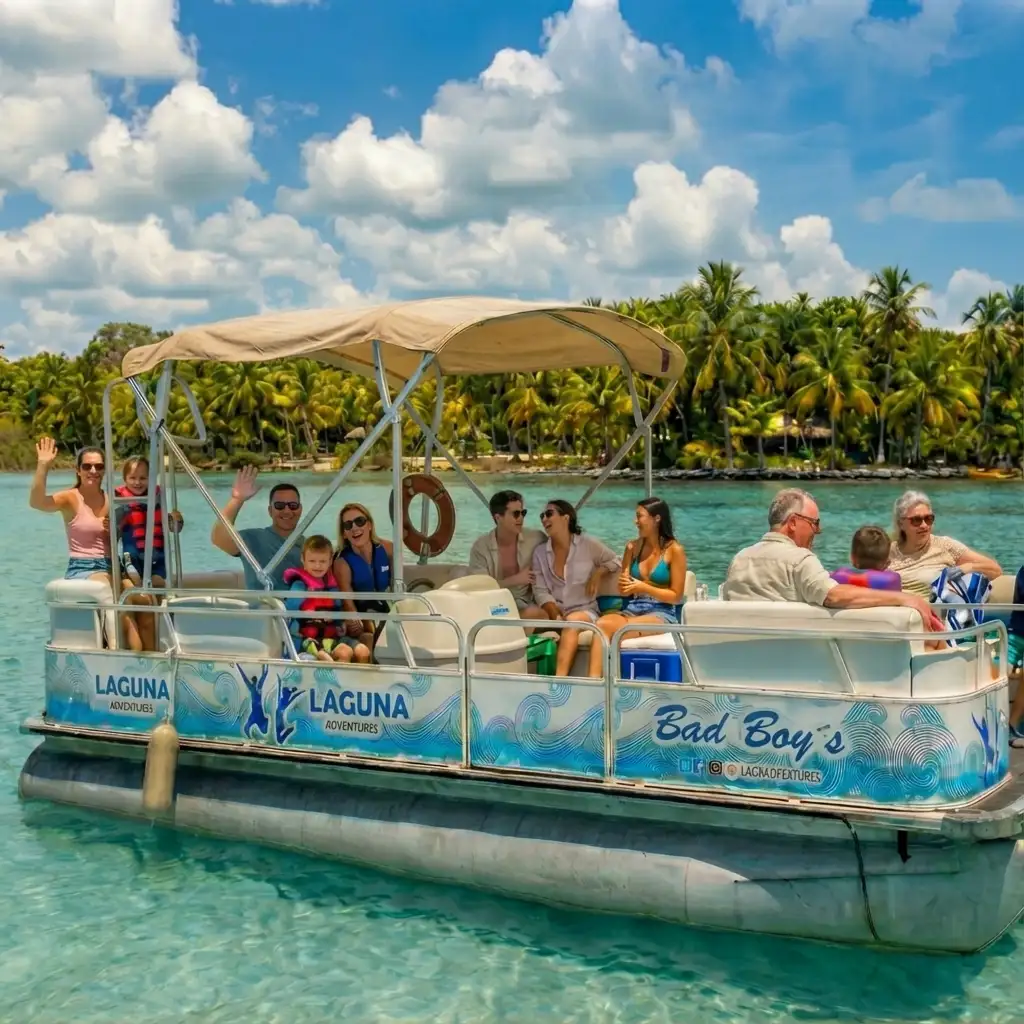 Pontoon Tour on Bacalar Lagoon with Lunch at a Restaurant